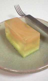 َqB